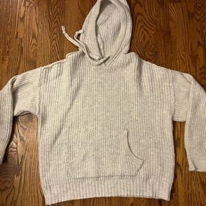 American eagle sweatshirt sweater, barely worn and good quality